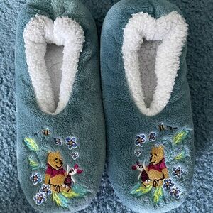 Vera Bradley Winnie the Pooh slippers